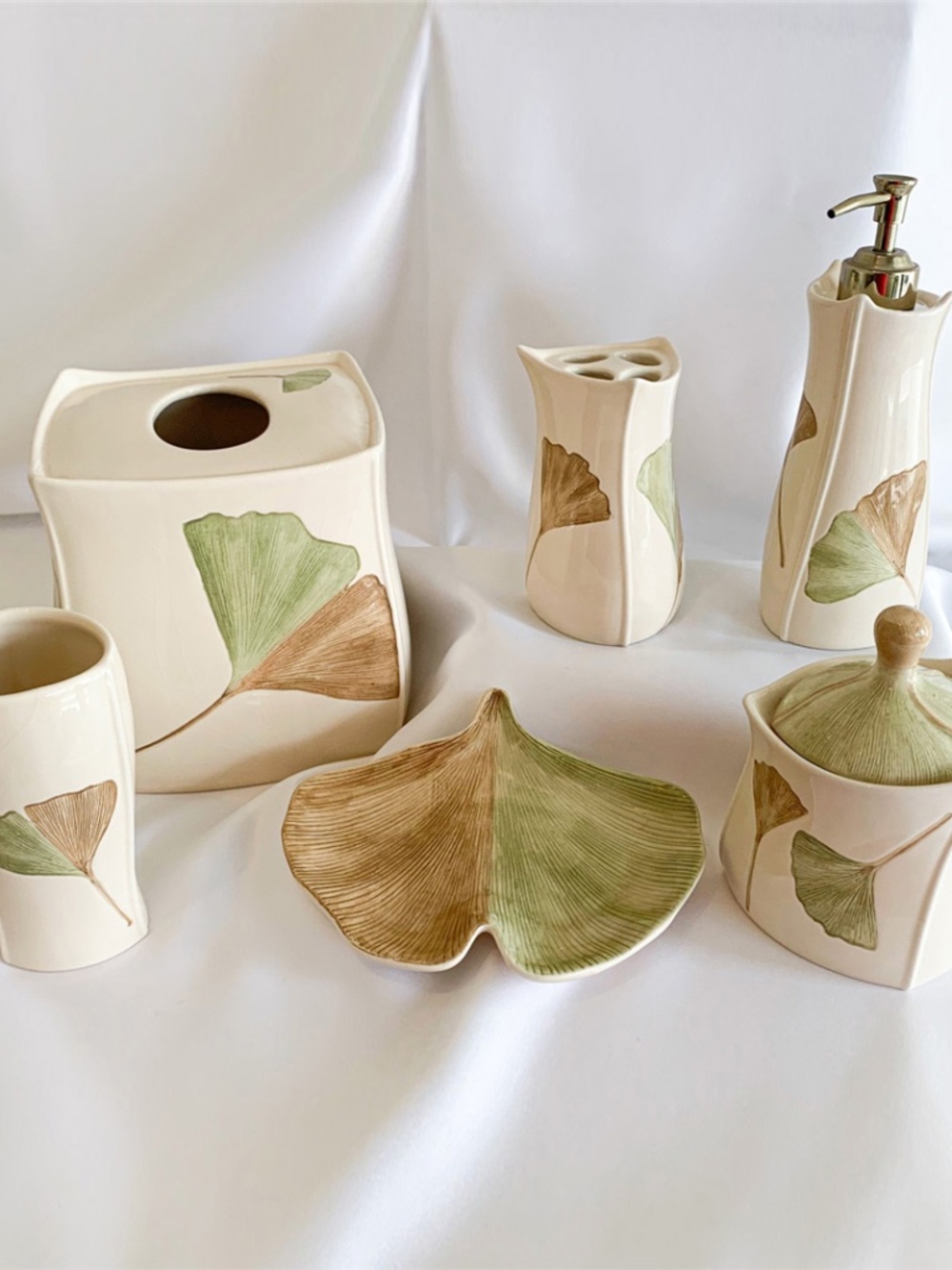 6 Piece Gingko Leaf Design Bathroom Accessories Set